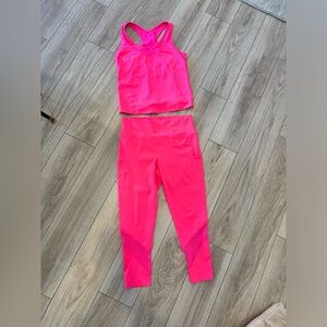Lilly Pulitzer fluorescent pink athletic leggings with scallops and top size XL